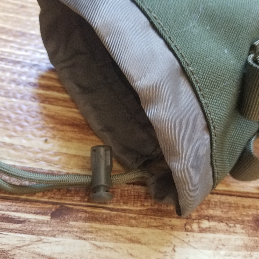 Military Uniforms Olive Green Tactical MOLLE Water Bottle Pouch NWOT Hiking Camp - Picture 4 of 10
